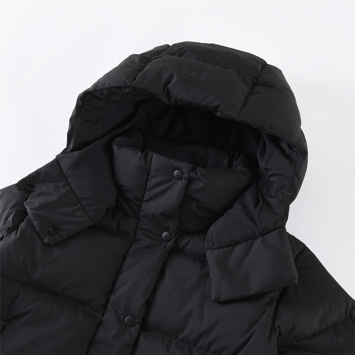 Lululemon Black Wunder Puff Four-Panel Jacket for Women's Winter Wardrobes