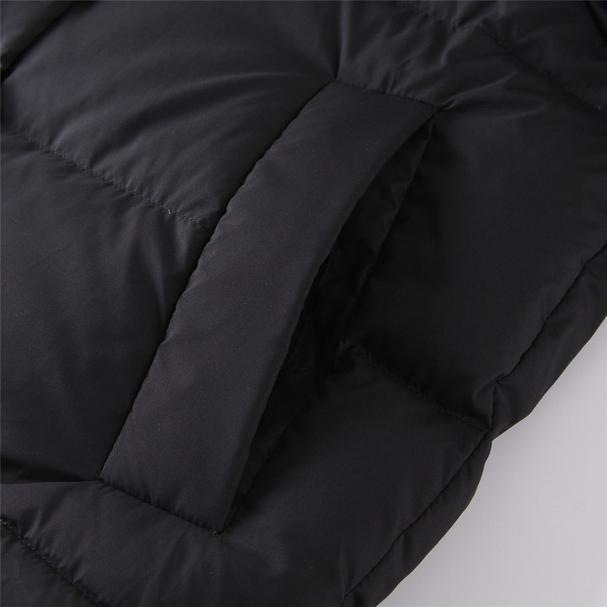 Lululemon Black Wunder Puff Four-Panel Jacket for Women's Winter Wardrobes
